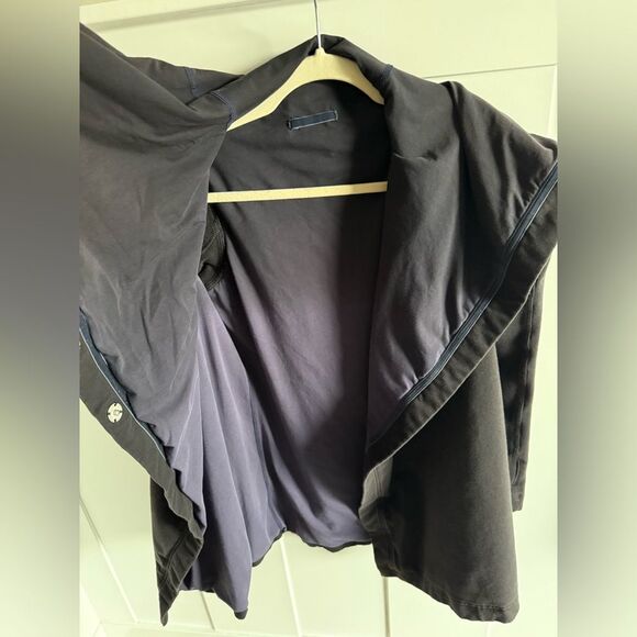 Lululemon Savasana Wrap - Picture 4 of 12